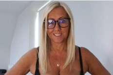 Liveprivates Blond Milf Model