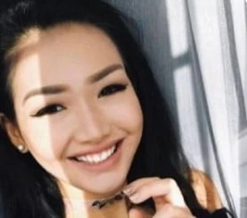 Jerkmate Smiling Asian Model
